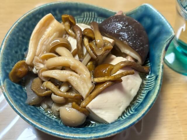 きのこのノンオイル醤油煮と豆腐やこんにゃく